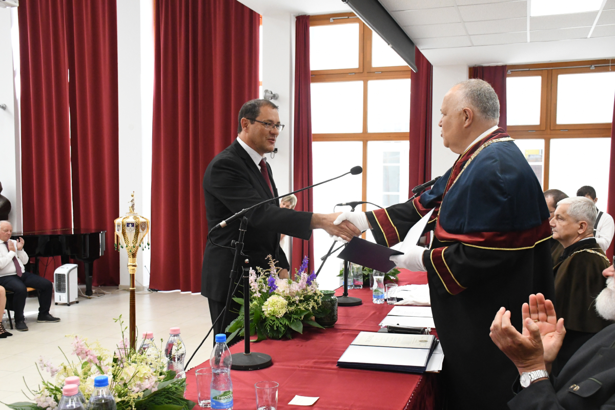 2026-06-26_diplomaoszto_19.jpg